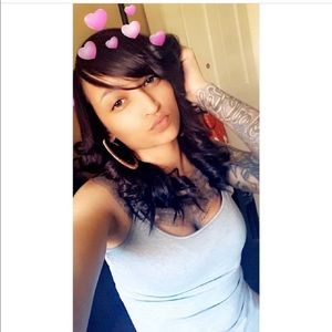 Meet your Posher, Dee